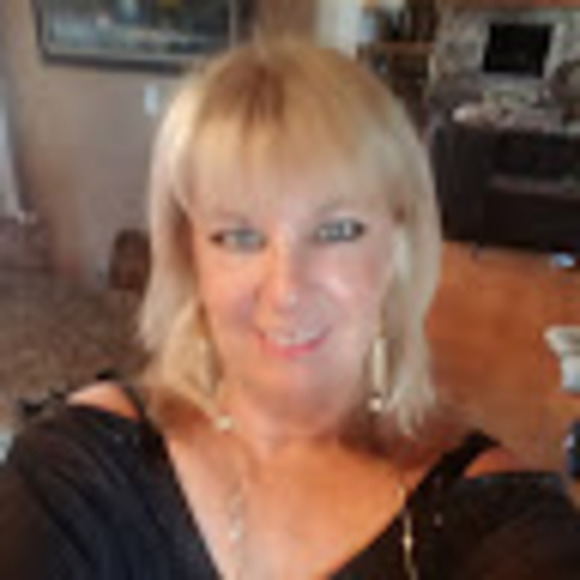 Meet your Posher, Maureen - Picture 1 of 1